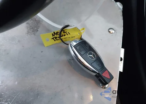 2015 Mercedes-Benz C 300 4Matic/Luxury 4Matic/Sport 4Matic из США, поврежденный, VIN 55SWF4KB7FU034024